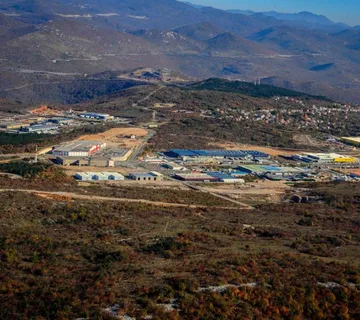 KUKULJANOVO INDUSTRIJSKA ZONA - građevinski teren 4570m2 za halu / poslovnu zgradu - cover