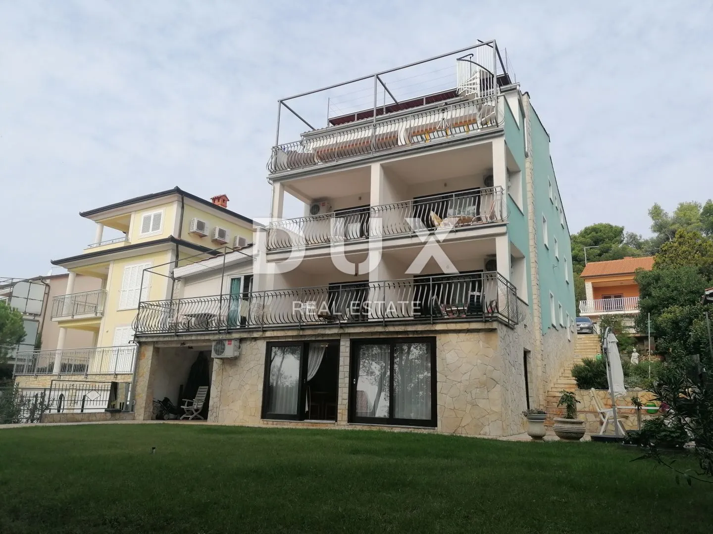 ISTRA, ROVINJ - Apartmanska kuća na samo 40m od mora! - cover