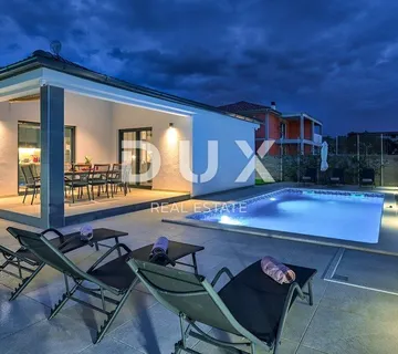 ISTRA, PULA - Moderna prizemnica nedaleko gradske vreve - cover