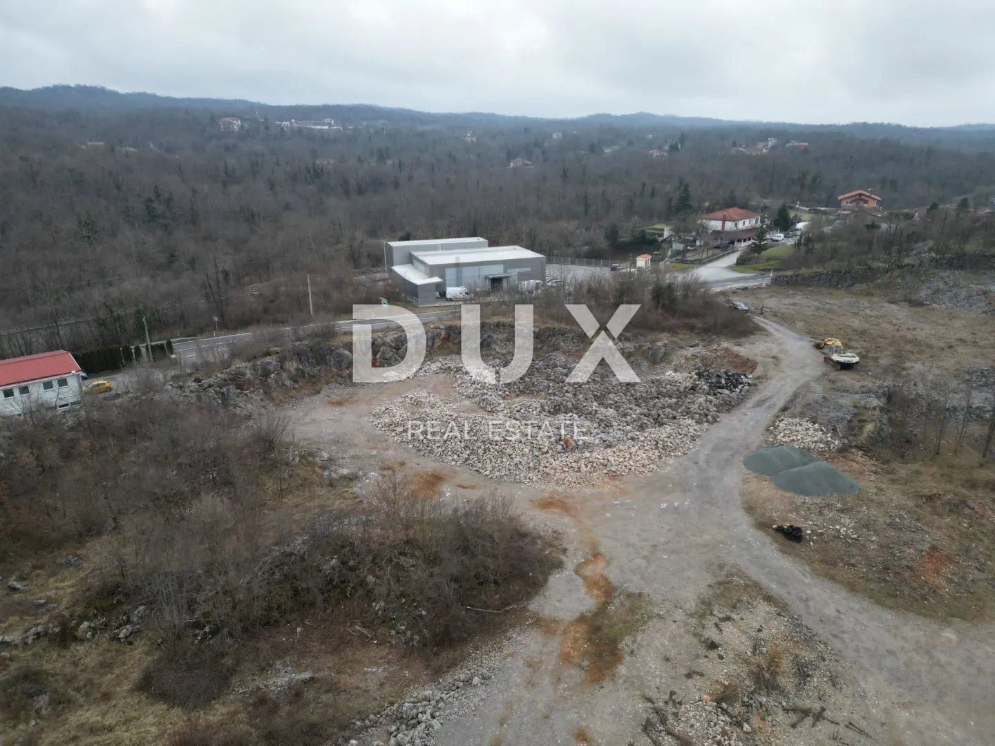 MATULJI, PERMANI - Građevinsko zemljište 10000m2 u radnoj zoni za skladišta / hale, M ZONA - cover