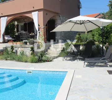 Otok Krk, okolica Malinske - Moderna vila s privatnim bazenom i velikom okućnicom! - cover