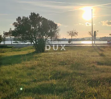 ZADAR, SUKOŠAN - Prostrano zemljište prvi red do mora! - cover