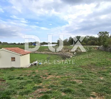 ISTRA, SVETVINČENAT - Prostrani kompleks zemljišta s objektom - cover