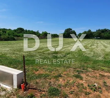 ISTRA, BARBAN - Dva građevinska zemljišta s predanim zahtjevima za izgradnju samostoječih modernih vila - cover