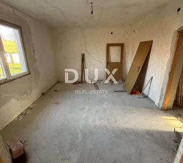 LAPAT, PLAŠKI – Tradicionalno seosko imanje (kuća i četiri gospodarske građevine) spremne za adaptaciju s velikim potencijalom, 40 km od Plitvičkih jezera! - cover