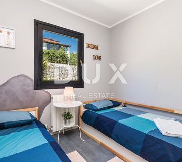 OPATIJA, POBRI - samostojeća kuća 170m2 s pogledom na more i bazenom + okoliš 700m2 - cover