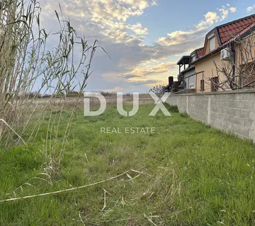 PRIVLAKA, SABUNIKE - Građevinsko zemljište pravilnog oblika - cover