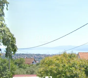 VIŠKOVO MARČELJI - građevinsko zemljište 4701m2 sa pogledom na more za stambenu zgradu stanove/ obiteljsku kuću  - cover