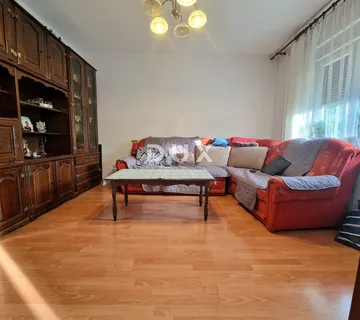 VIŠKOVO, MARINIĆI - 3S+DB s okućnicom od 290m2 - cover