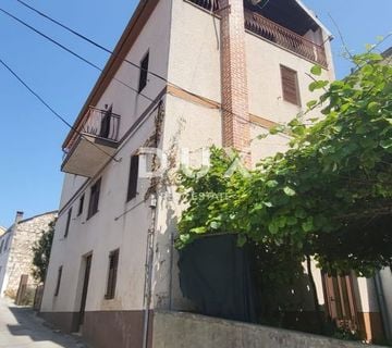 OTOK UGLJAN, KALI - Prostrana kuća 180 m od mora s četiri etaže i tri parkirna mjesta! - cover