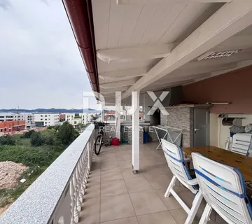 ZADAR, BORIK - Stan sa krovnom terasom i pogledom na more - cover