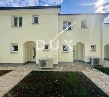 VIŠKOVO, MARINIĆI - Kuća u nizu, novogradnja, 92 m2, okućnica! - cover