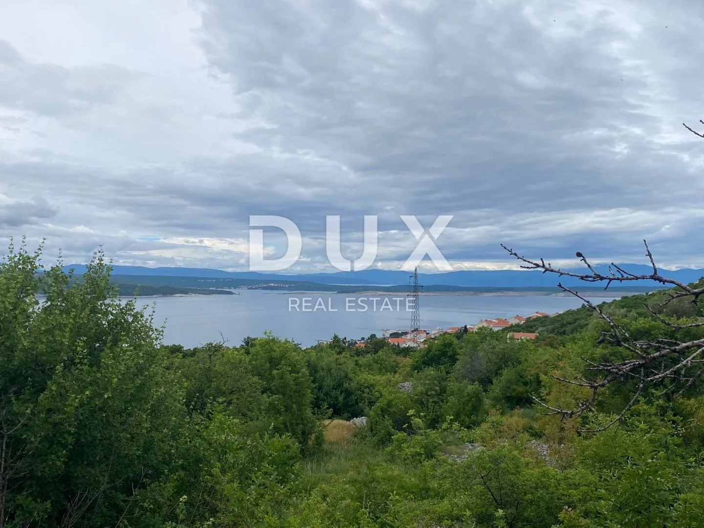 CRIKVENICA - građevinsko zemljište 536 m2 s pogledom na more! PRILIKA! - cover