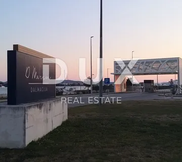 ZADAR, SUKOŠAN - restoran sa sobama - cover