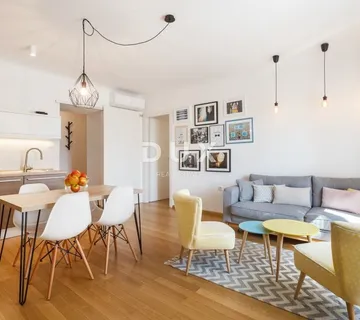 RIJEKA, CENTAR – Dva odvojena stana s pogledom na more, izvrsna prilika za investiciju - cover