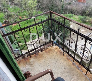 RIJEKA, KOZALA - samostojeća stara talijanska villa iz 1912. godine s pogledom na more i 2.383 m2 okućnice! PRILIKA! - cover