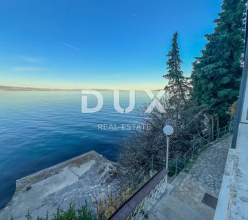 OPATIJA, CENTAR – fantastičan stan za adaptaciju, prvi red do mora + PARKING MJESTO!!  - cover