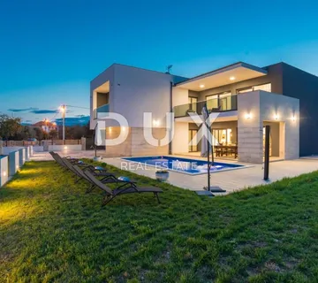 FILIP JAKOV, RAŠTANE - vila sa bazenom  - cover