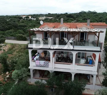 OTOK PAG, MANDRE - Prostrana apartmanska kuća s pogledom na more - cover