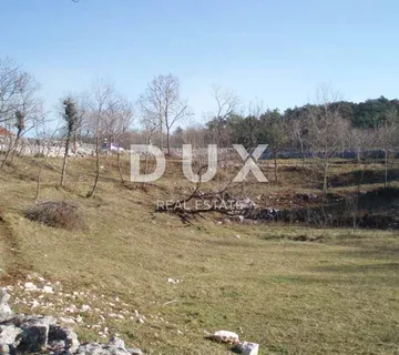 RIJEKA, GROBNIK - građevinski teren 801m2 za obiteljsku kuću/ apartmane/ za kuće za iznajmljivanje ili odmor sa bazenom - cover