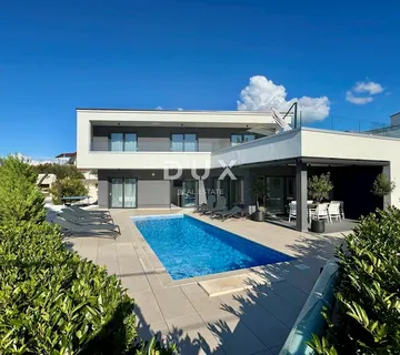 OTOK KRK, MALINSKA – samostojeća vila s bazenom, pogledom na more i punom mjerom privatnosti - cover