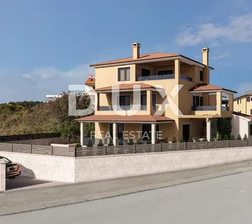 ISTRA, PREMANTURA - Moderna vila s panormaskim pogledom na more - cover