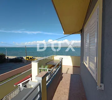 ZADAR, NIN - Apartmanska kuća 1. red do mora - cover
