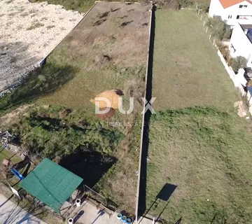 ZADAR, SINJORETOVO - Građevinsko zemljište 704m²! - cover