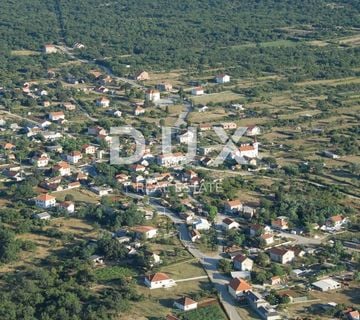 ZADAR, POLJICA - Građevinsko zemljište 3700 m2 - cover