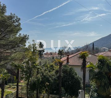 OPATIJA, MOŠĆENIČKA DRAGA – etaža kuće za adaptaciju samo 500 metara od plaže, vrhunska investicija - cover