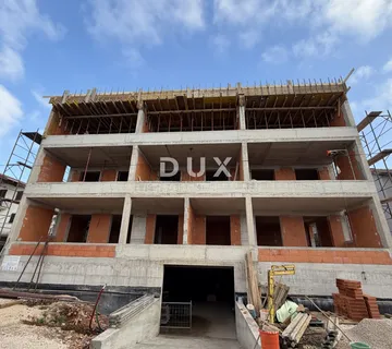 ZADAR, CRVENE KUĆE - Dvosobni stan, garaža + parking! - cover