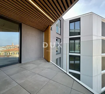 UMAG, CENTAR - Stan u luksuznoj novogradnji, prvi red do mora - cover