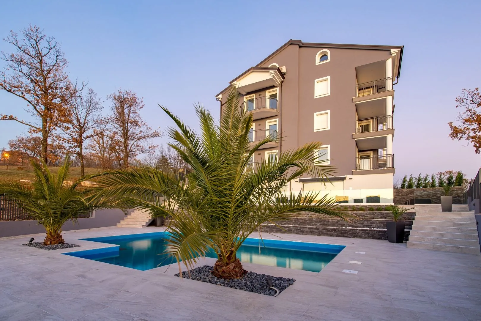 MARČELJI, VRTAČE - LUKSUZNI STANOVI 85 m2   SA BAZENOM I OKUĆNICOM - cover