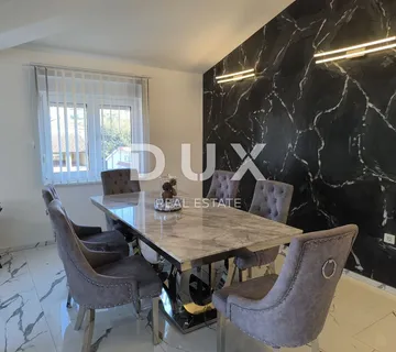 ISTRA, PJEŠČANA UVALA - Luksuzan stan prvi red do mora - cover