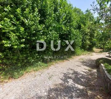 OPATIJA, POBRI - građevinsko zemljište 750m2 za obiteljsku kuću/  villu / apartmane / kuće za iznajmljivanje - odmor s bazenom  - cover