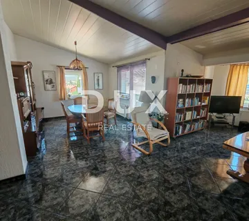 ZADAR, SUKOŠAN - Prostrani namješten stan s pogledom na more u blizini centra! - cover