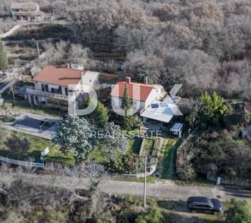OTOK KRK, DOBRINJ - Samostojeća kuća s velikom okućnicom - cover