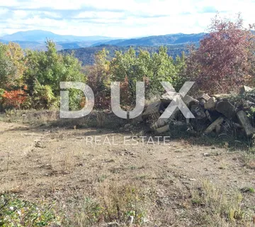 ISTRA, BUZET - Atraktivno zemljište koje nudi više mogućnosti  - cover