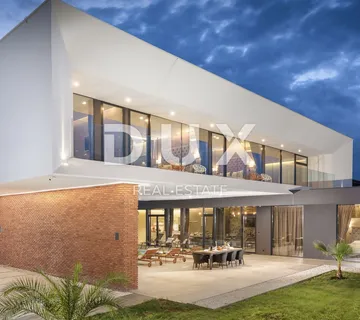 ISTRA, LIŽNJAN - Ekskluzivna vila nadomak plaža i mora - cover