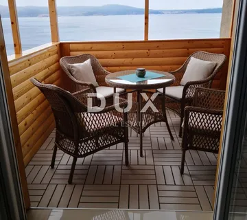 NOVI VINODOLSKI - Lijepi dvoetažan stan s pogledom na more - cover