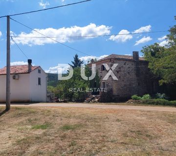 ISTRA, OPRTALJ - Imanje od dvije kuće s pripadajućom okućnicom na ugodnoj lokaciji, prilika! - cover