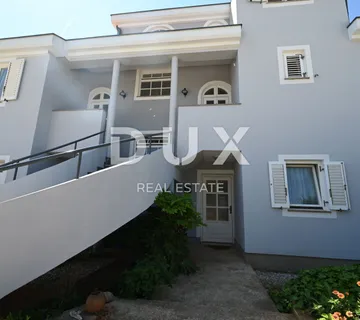 ISTRA, PULA Obiteljska vila s pogledom na more! - cover