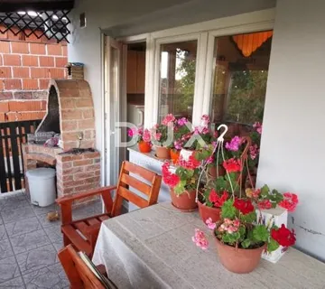 ZAGREB, MARKUŠEVEC - Povoljna kuća s dva voćnjaka - cover