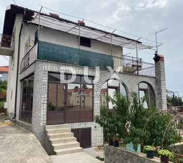 RIJEKA, SRDOČI, GRBCI - samostojeća kuća sa 4 stana + gospodarska zgrada + okućnica! PRILIKA! - cover