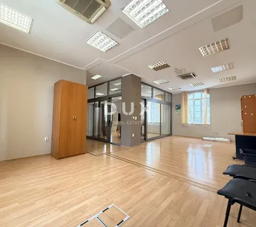 RIJEKA, ŠIRI CENTAR - uredski prostor u poslovnoj zgradi - cover