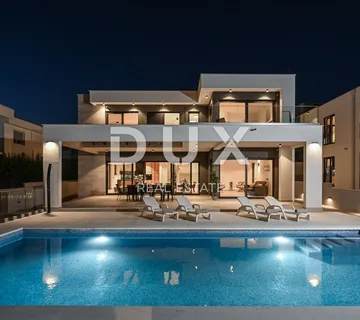 OTOK PAG, NOVALJA - Luksuzna vila s bazenom na prestižnoj lokaciji - cover