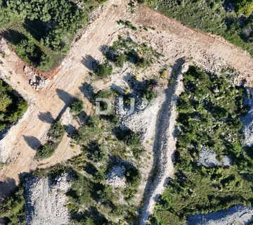 OTOK KRK, GRAD KRK - Prilika za investiciju - Građevinska parcela 650 m2 s pogledom na more - cover