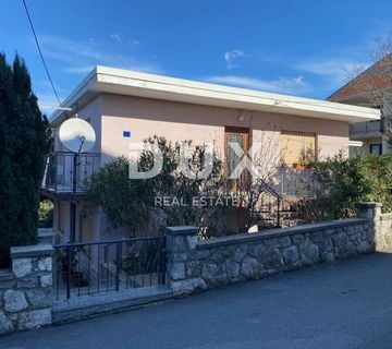 CRIKVENICA, JADRANOVO - samostojeća kuća s dva odvojena stana, garažom i okućnicom - SAMO 270 METARA OD MORA! PRILIKA! - cover