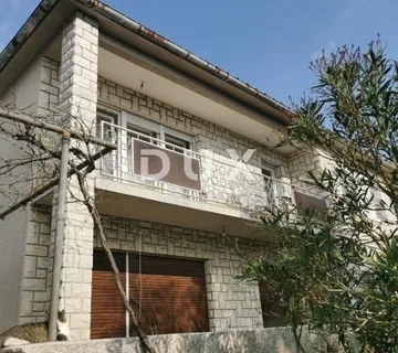 NOVI VINODOLSKI, CENTAR -kuća blizu mora - cover