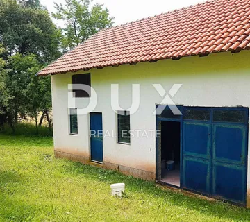 LIKA, GOSPIĆ – Zemljište s voćnjakom, livadom i garažom kao prilikom za apartman u blizini Parka prirode Velebit i 20 min od mora! - cover